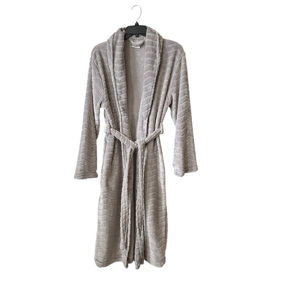 CVS Robe Women's One Size Fits Most Gray Long Sleeve Tie Waist Plush Cozy Warm - Picture 2 of 5